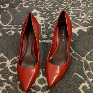Red leather Bandolino Pumps